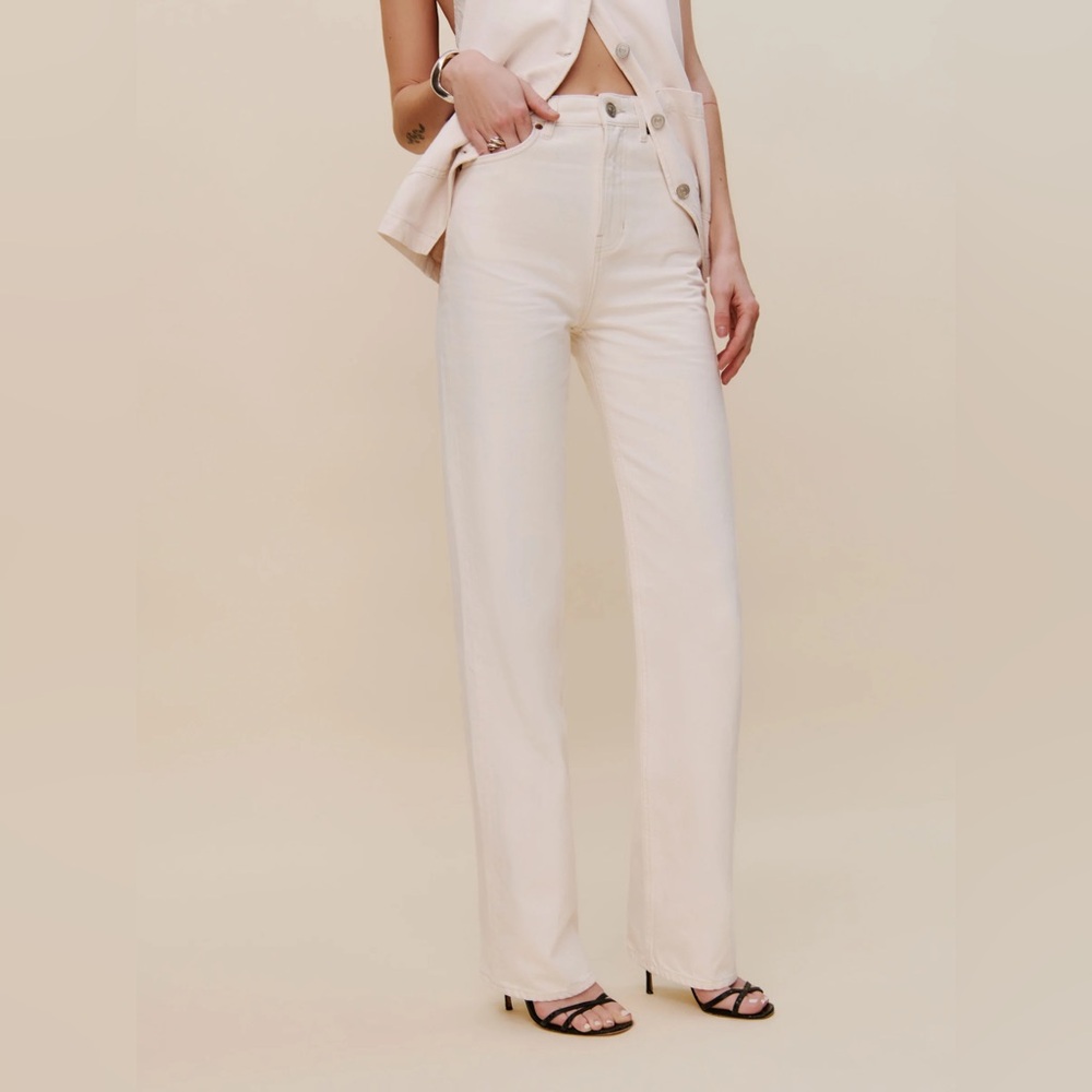 Reformation straight leg white jeans. Super cute and classic! High end quality